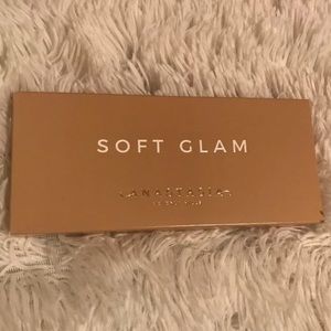 *SOLD* Anastasia Beverly Hills Soft Glam Palette